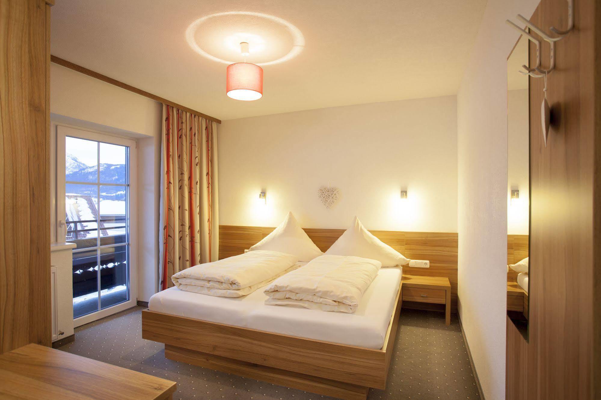 Alpenhof Waengle Aparthotel Reutte Bagian luar foto