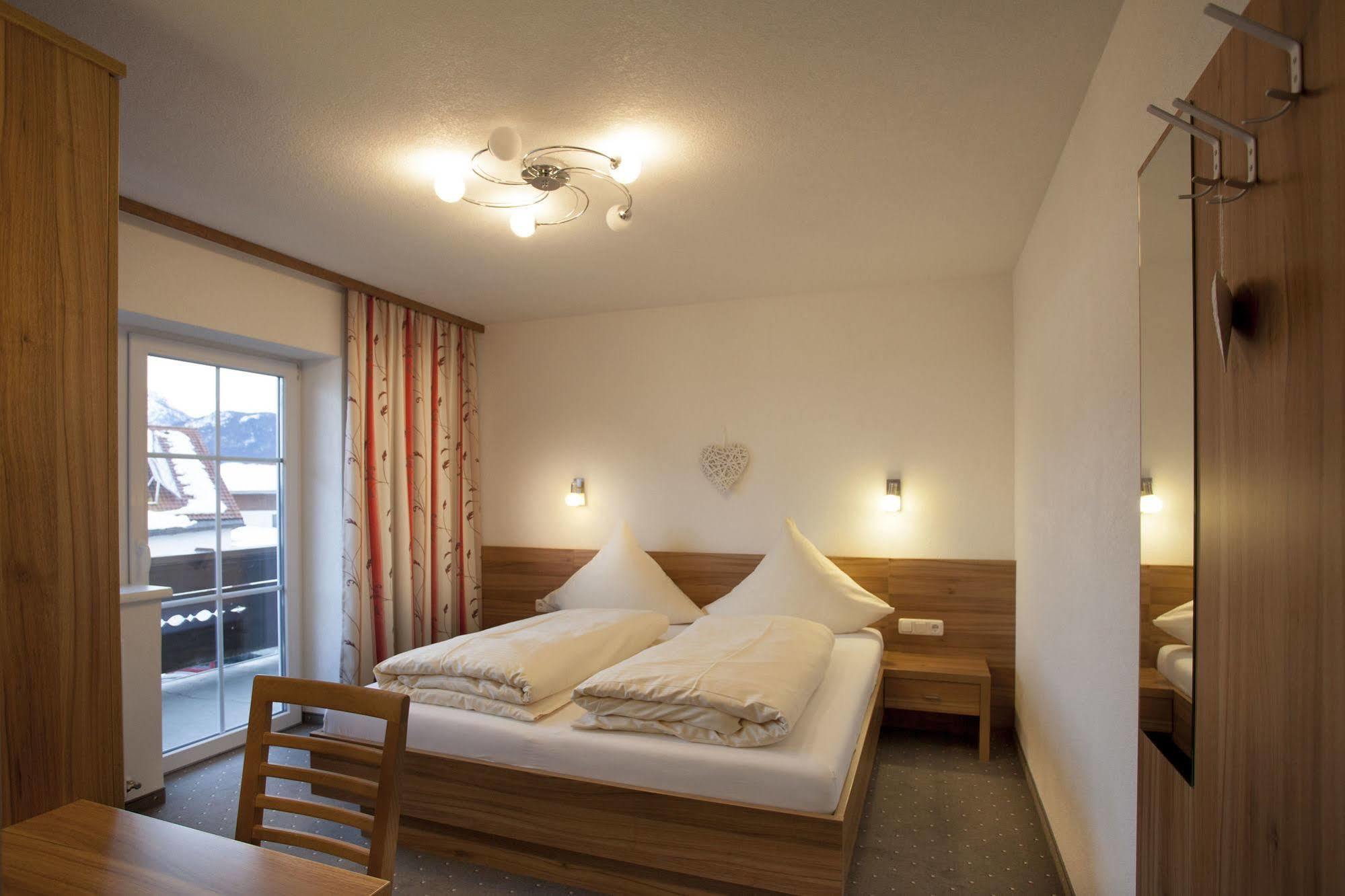 Alpenhof Waengle Aparthotel Reutte Bagian luar foto