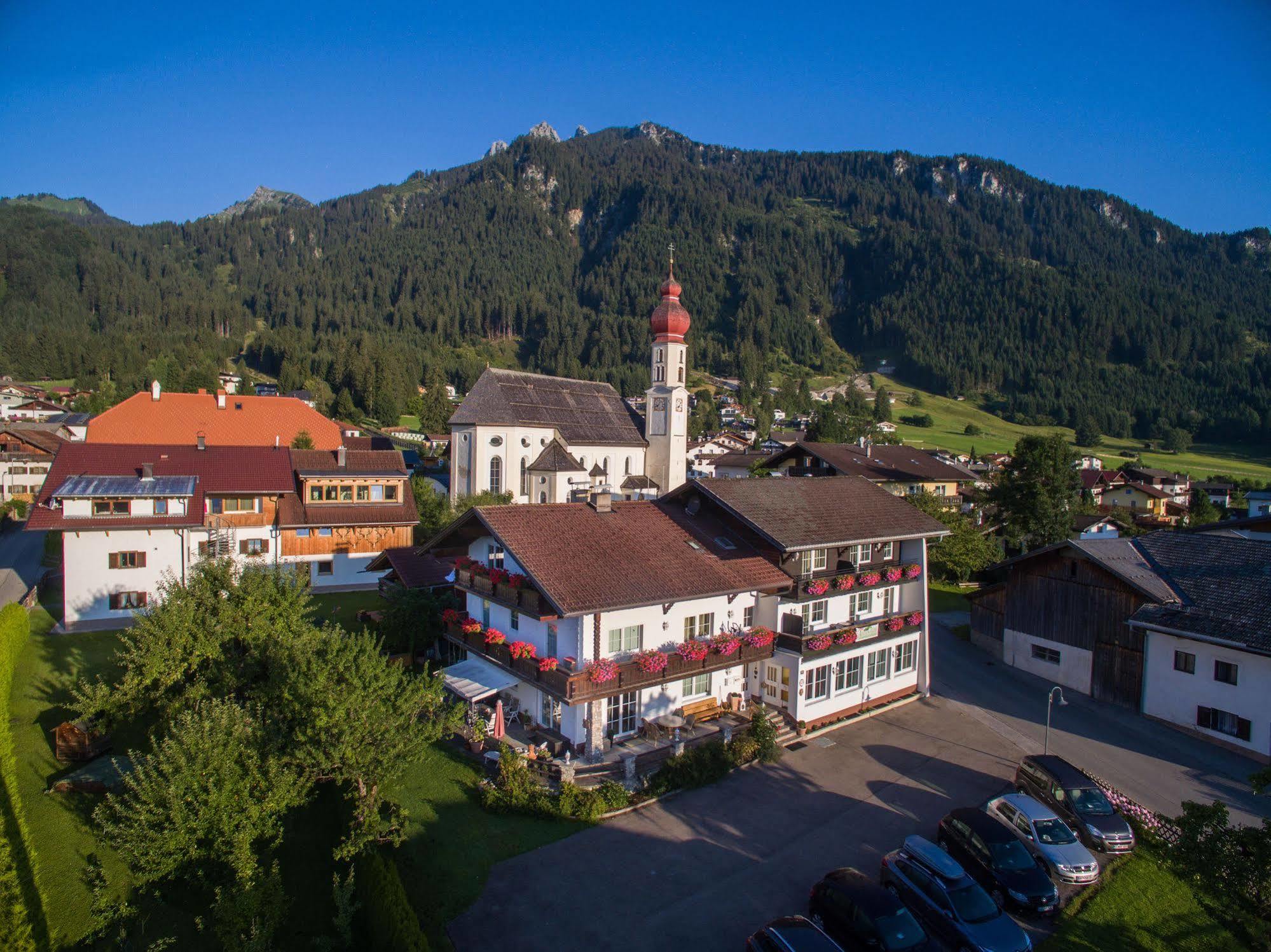 Alpenhof Waengle Aparthotel Reutte Bagian luar foto