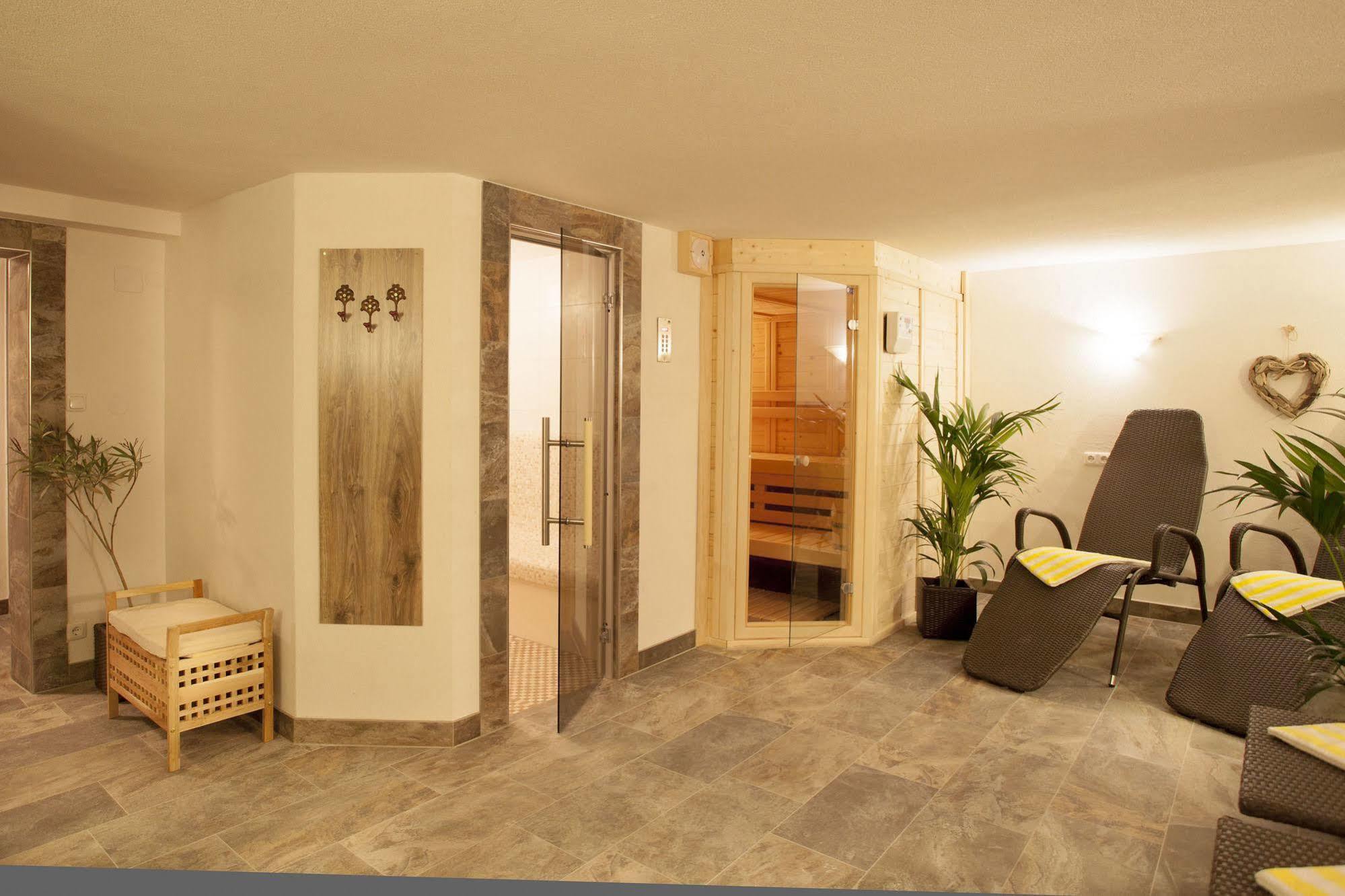 Alpenhof Waengle Aparthotel Reutte Bagian luar foto
